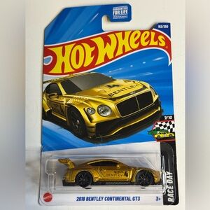Hot Wheels 2018 BENTLEY CONTINENTAL GT3 HW: RACE DAY 7/10